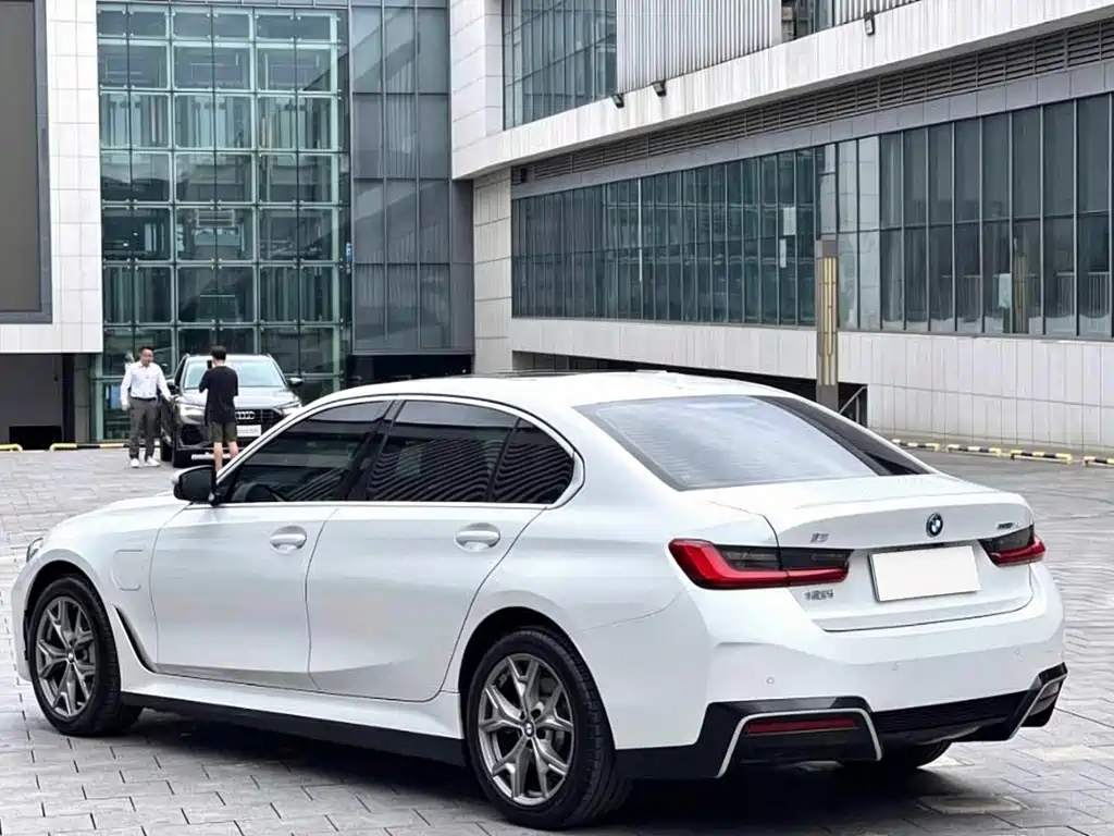 BMW i3 2024