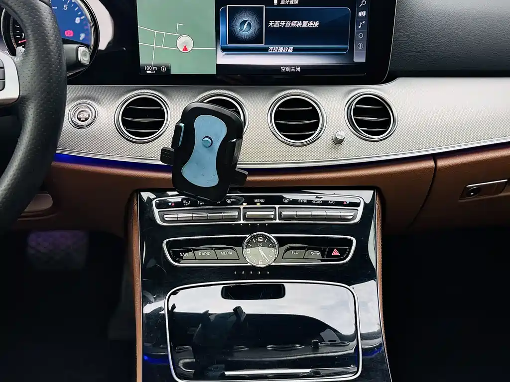 Mercedes-Benz E-Class 2017 — фото 10