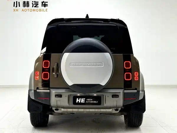 Land Rover Defender 2022