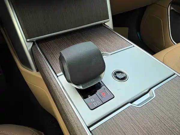 Land Rover Range Rover 2025