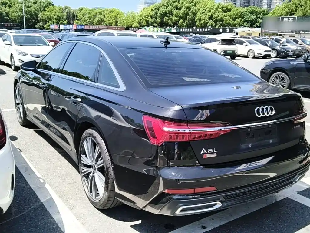 Audi A6L 2022