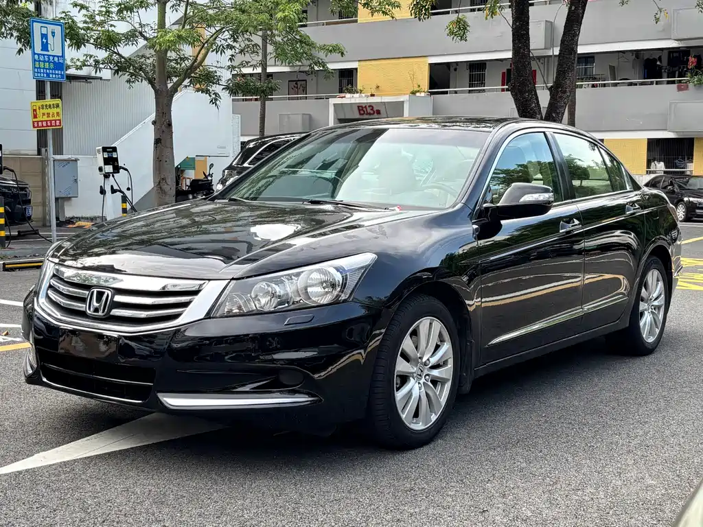 Honda Accord 2013 — фото 2