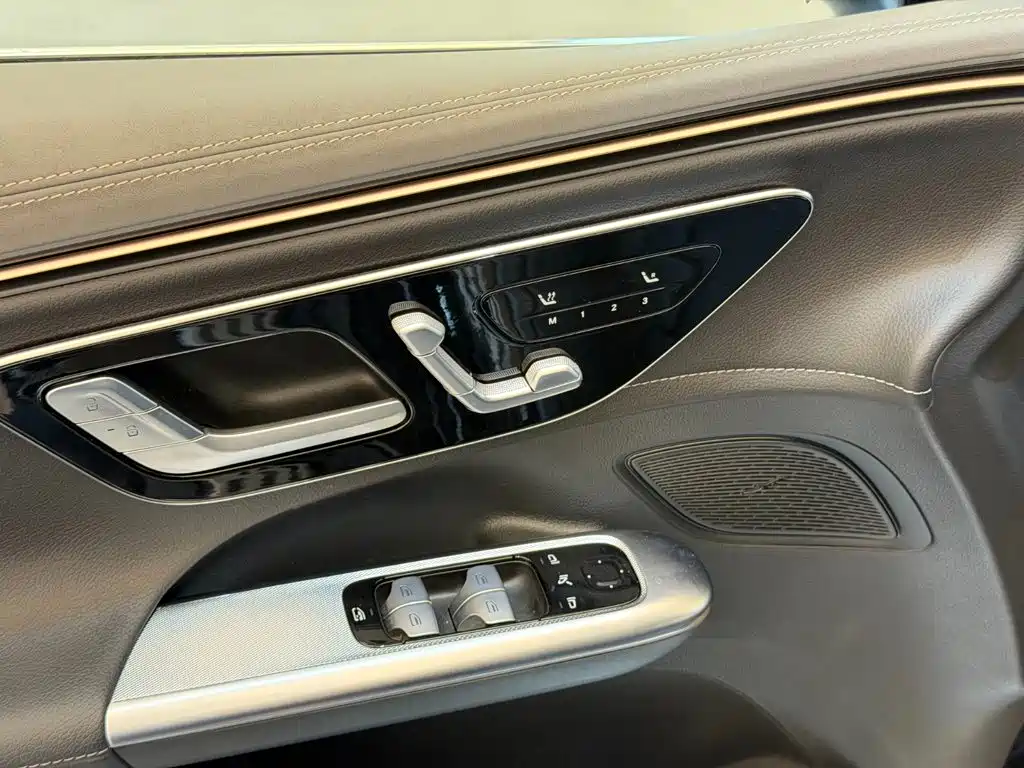 Mercedes-Benz EQE SUV 2025 — фото 14