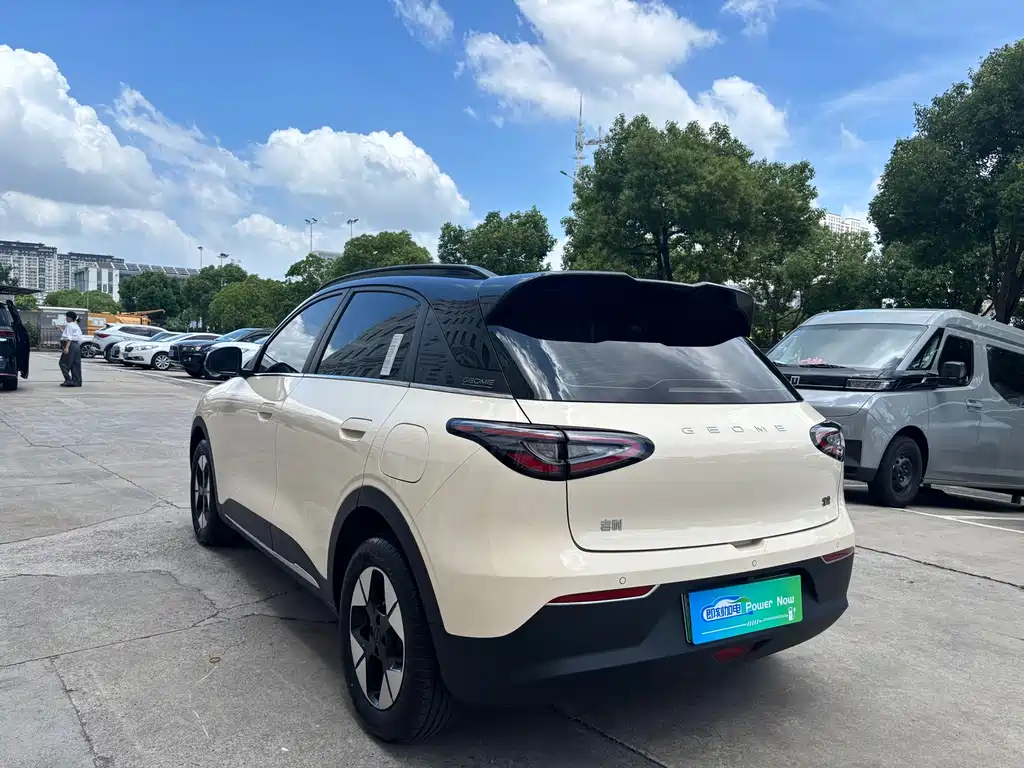 Geely Galaxy Starwish 2024