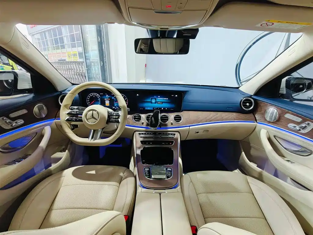 Mercedes-Benz E-Class 2022 — фото 14