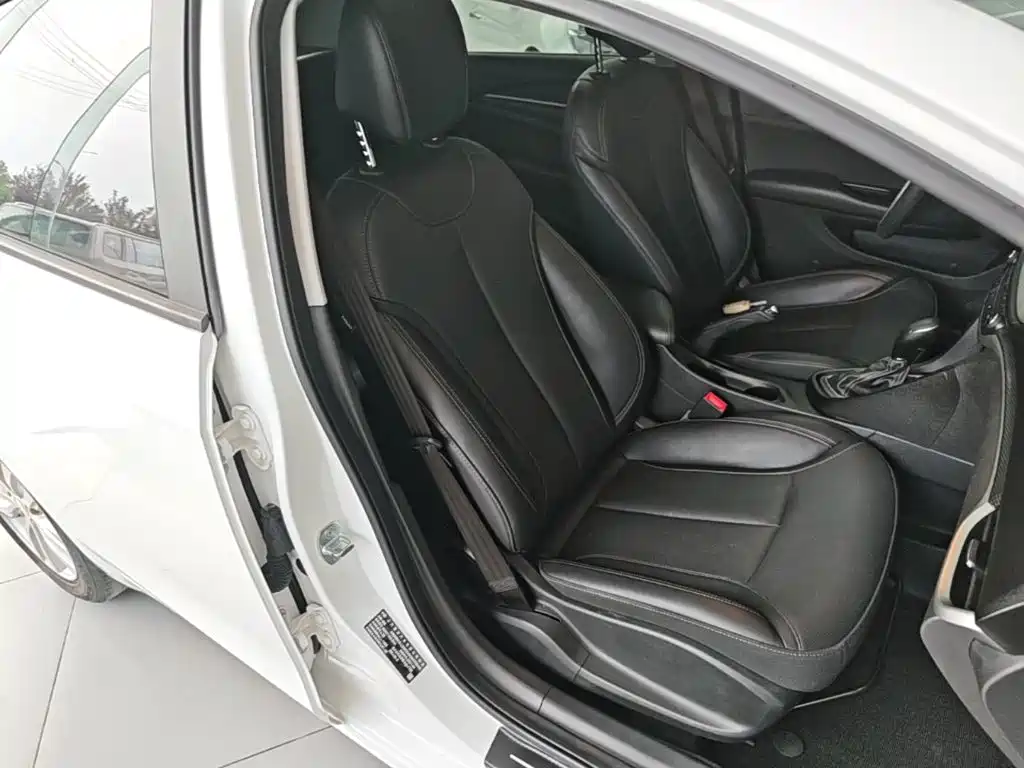 Buick Excelle GT 2021 — фото 24