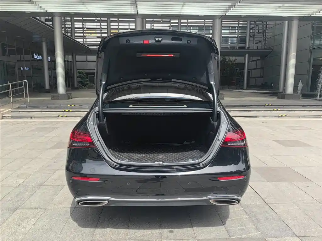 Mercedes-Benz E-Class 2022 — фото 19