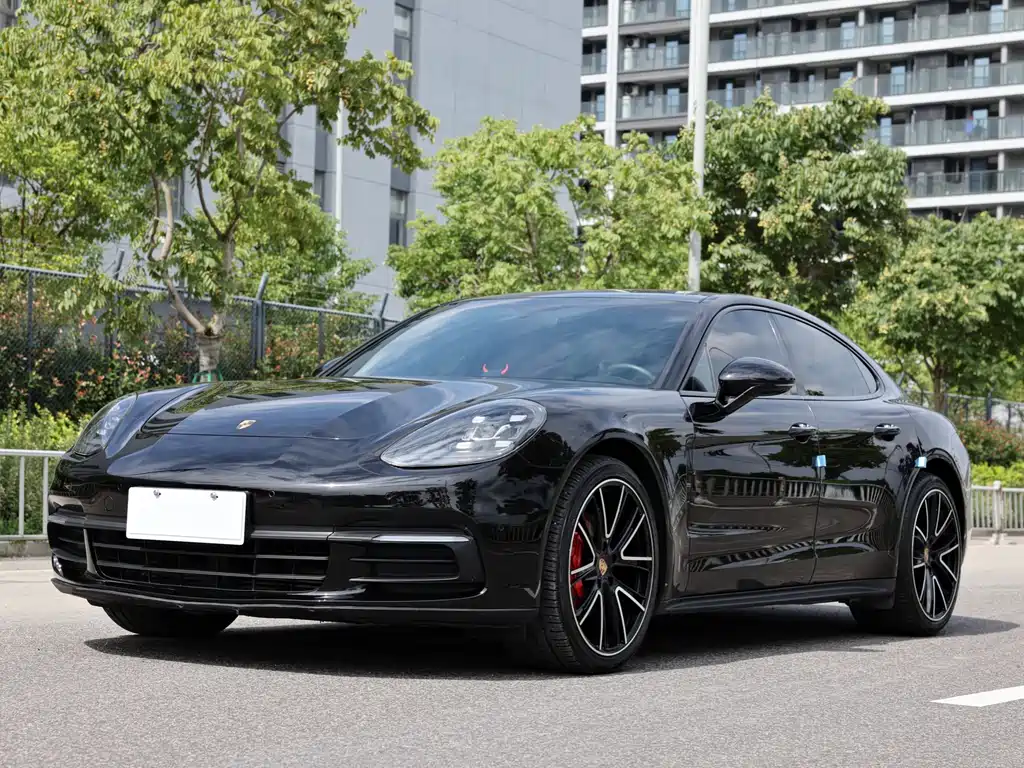 Porsche Panamera 2017 — фото 1
