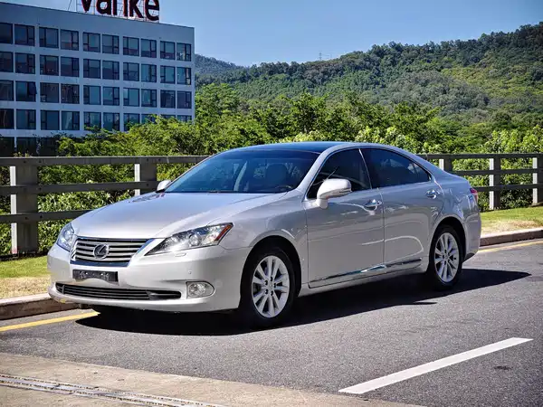 Lexus ES 2011
