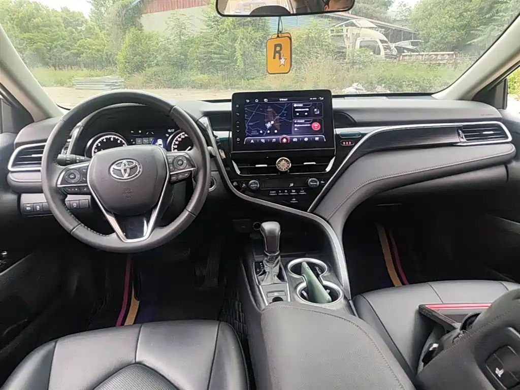 Toyota Camry 2023 — фото 10