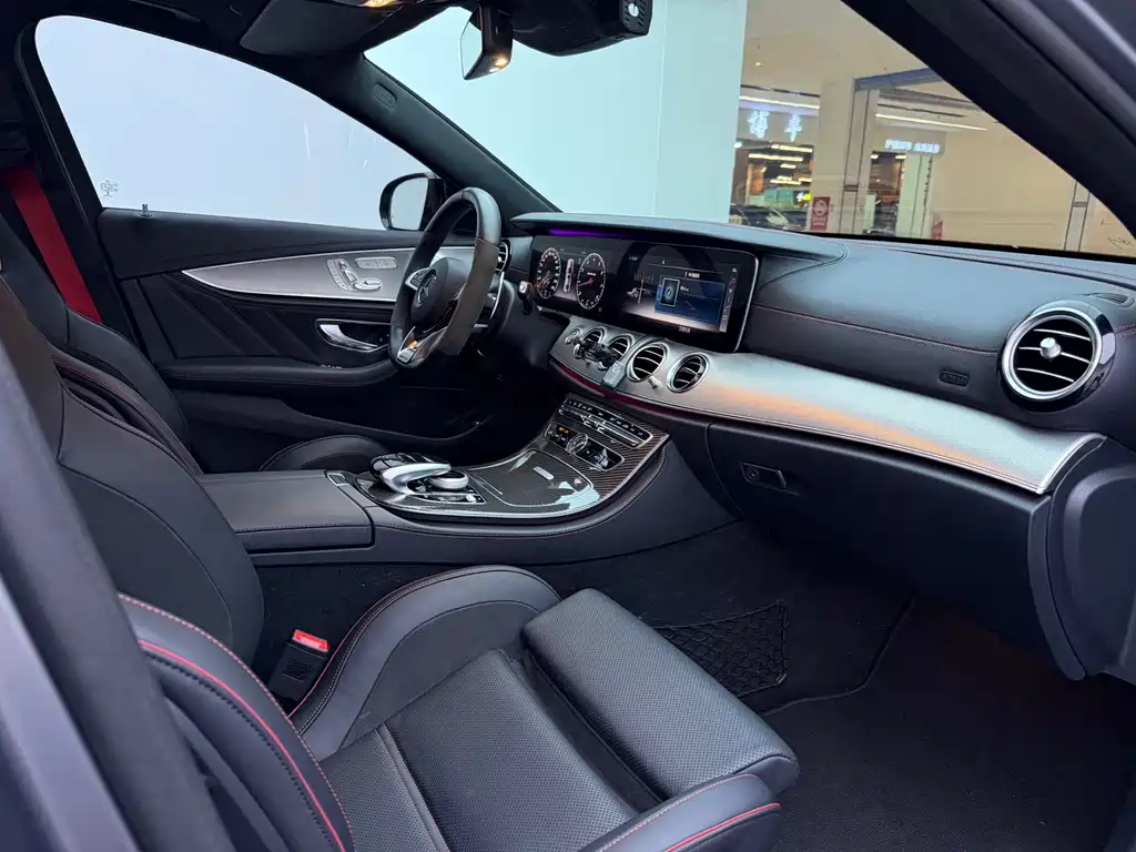 Mercedes-Benz E-Class AMG 2018 — фото 9