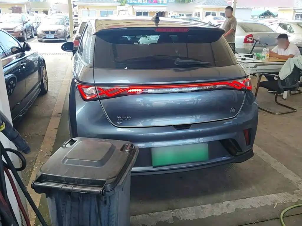 BYD Dolphin 2023
