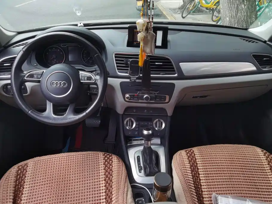 Audi Q3 2015 — фото 12