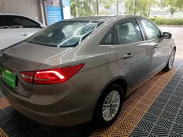 Ford Escort 2015