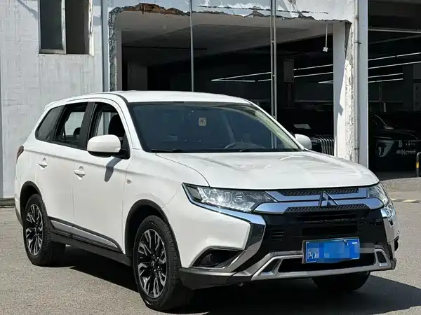 Mitsubishi Outlander 2020