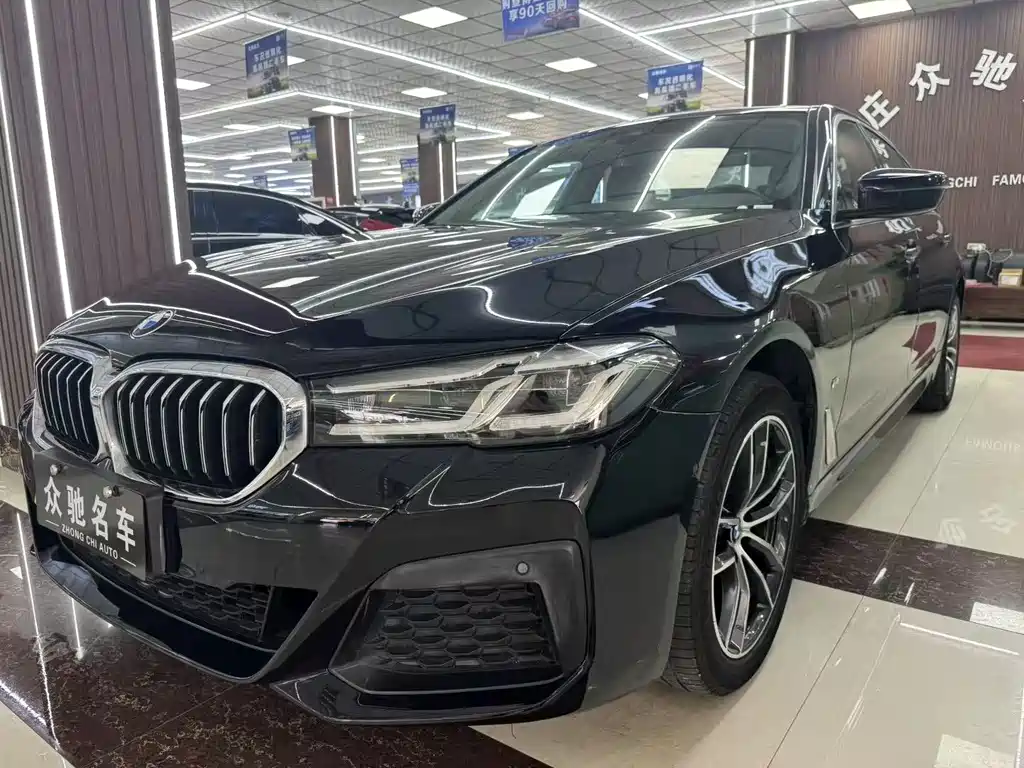 BMW 5 Series 2022 — фото 1