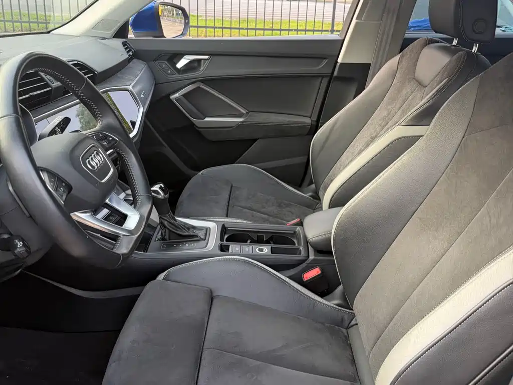 Audi Q3 2020 — фото 10