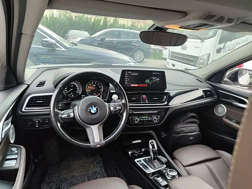 BMW 1 Series 2021 — фото 10