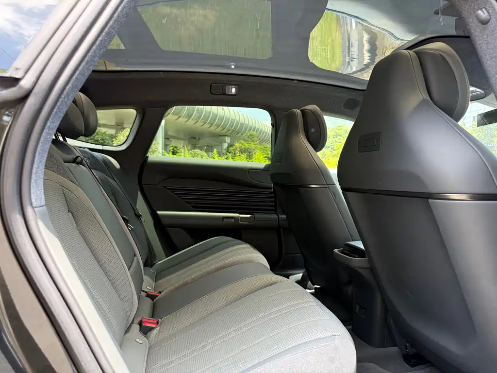 Audi E5 Sportback 2025 — фото 16