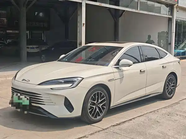 BYD Seal 07 DM-i 2025