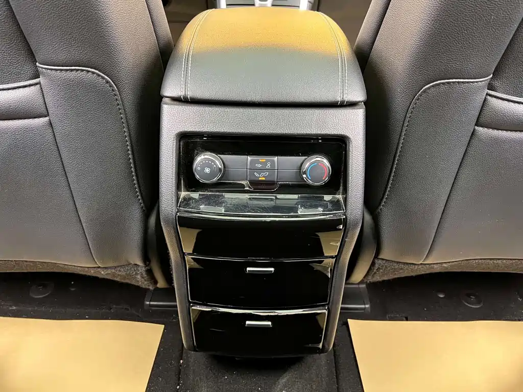 Ford Edge 2020 — фото 20