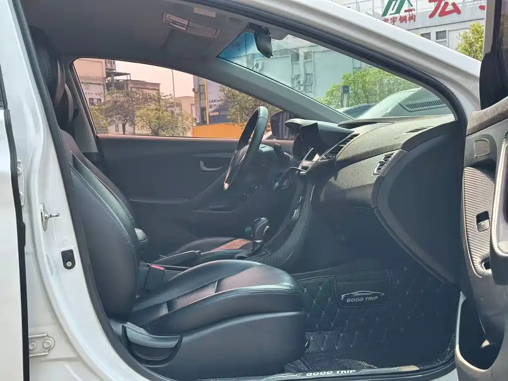 Hyundai Elantra Langdong 2017 — фото 14
