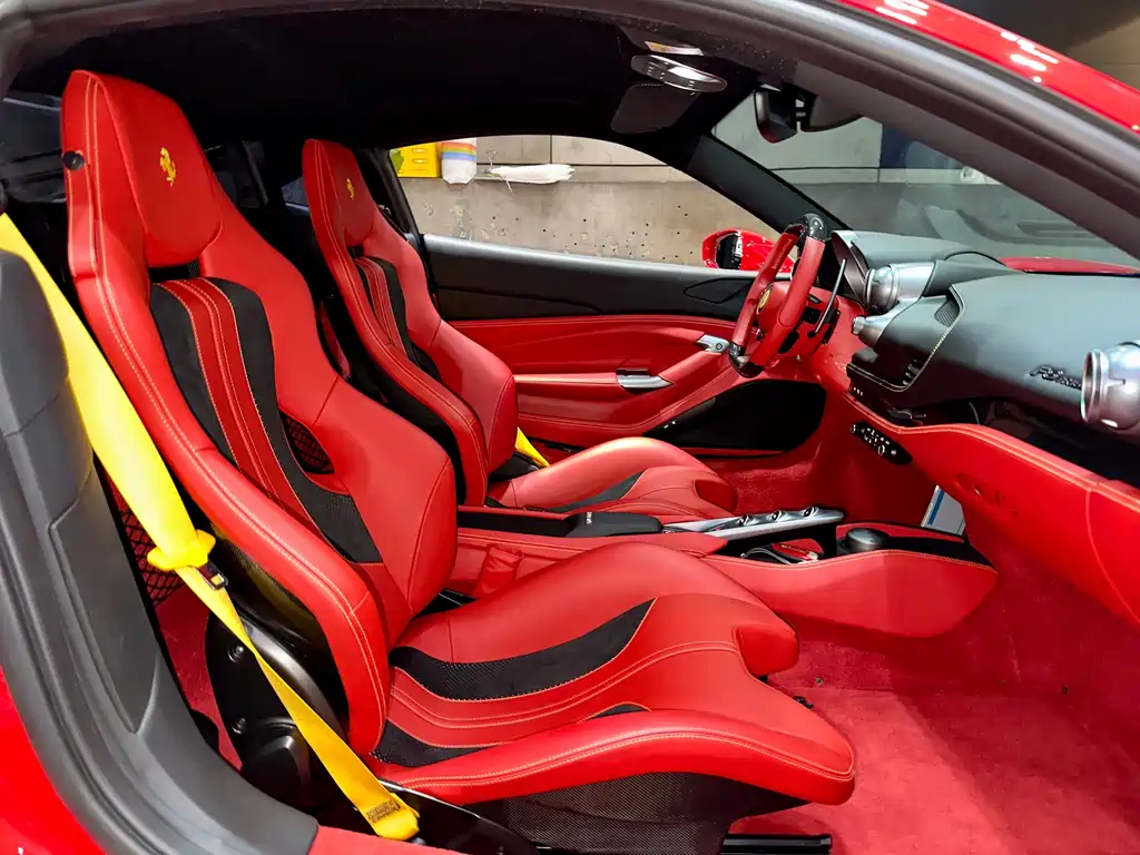 Ferrari F8 2022 — фото 15