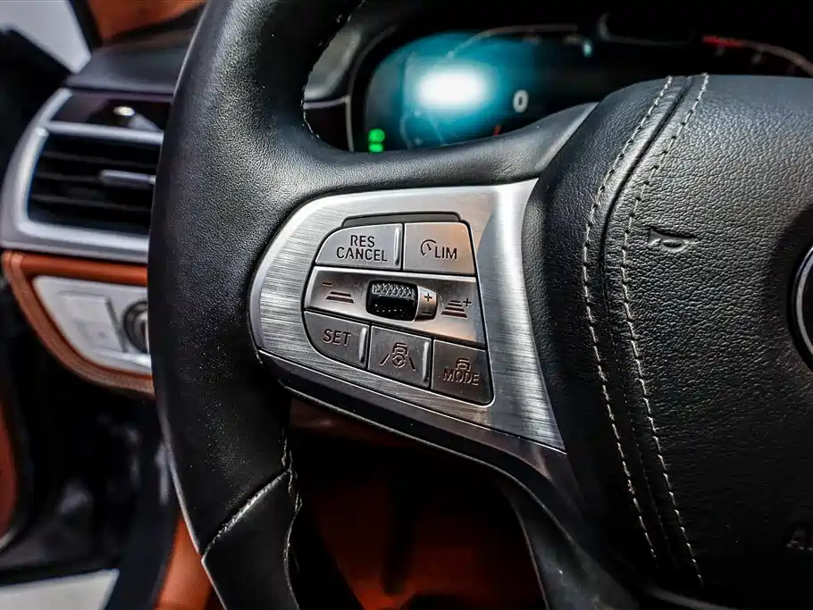 BMW 7 Series 2020 — фото 11