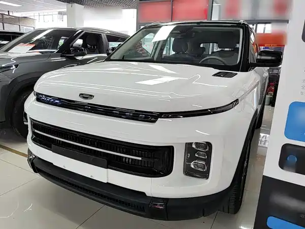 Geely ICON 2025