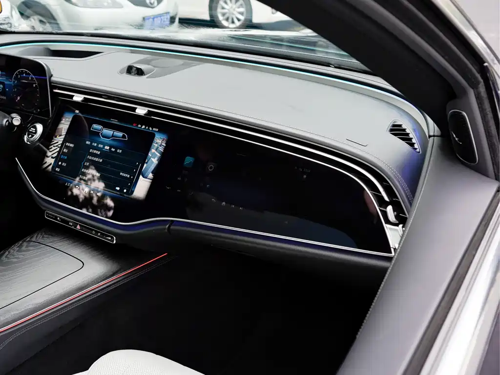 Mercedes-Benz E-Class 2024 — фото 17