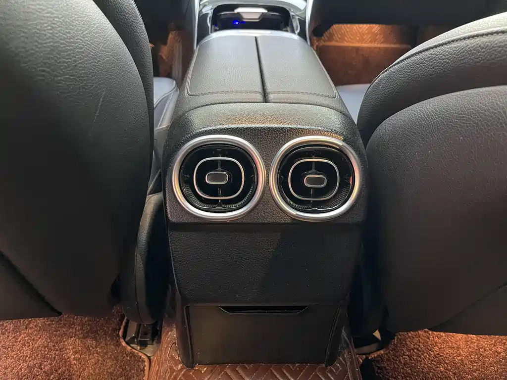 Mercedes-Benz C-Class 2022 — фото 17