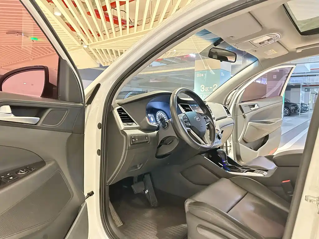 Hyundai Tucson 2018 — фото 8