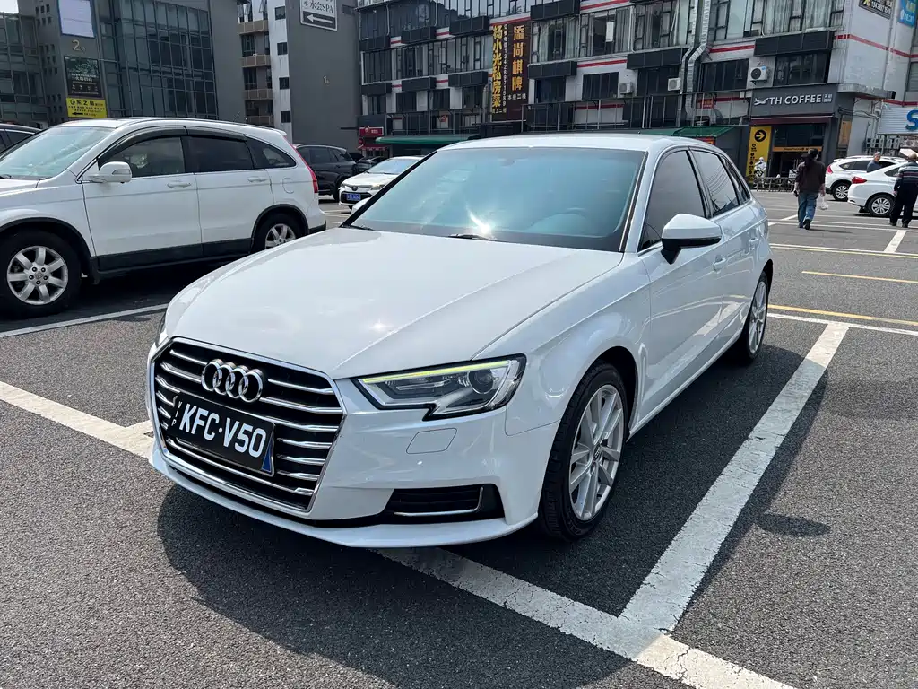 Audi A3 2020 — фото 1