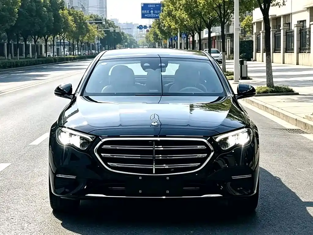 Mercedes-Benz E-Class New Energy 2025 — фото 1