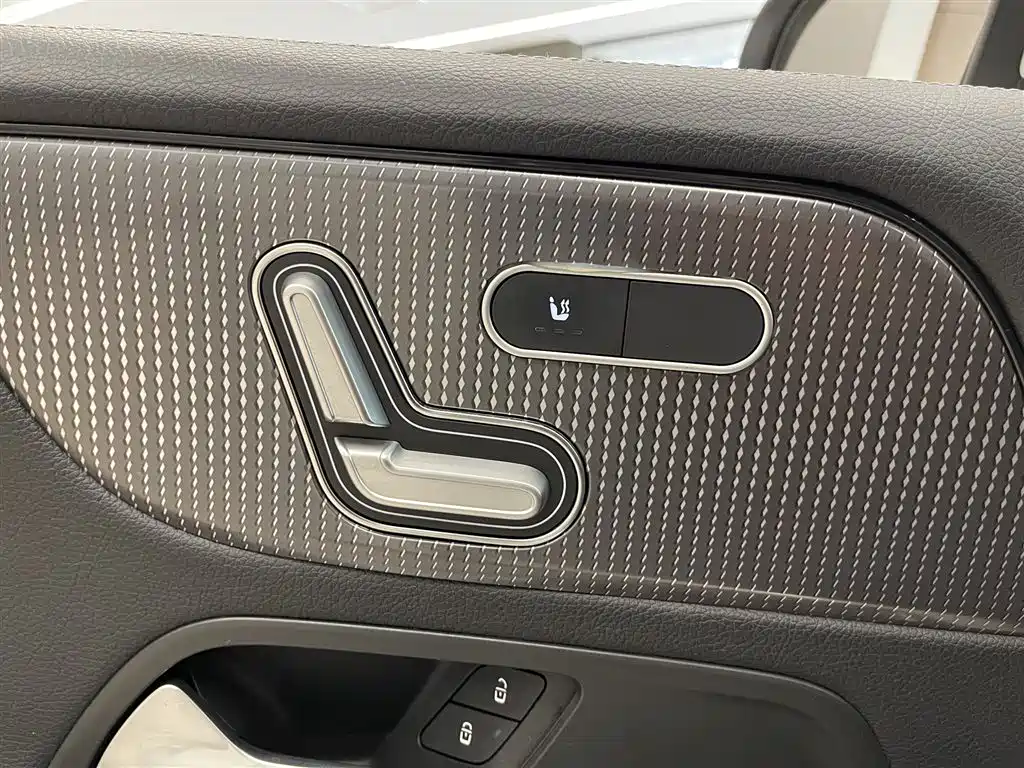 Mercedes-Benz GLB 2020 — фото 27