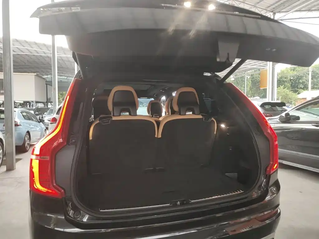 Volvo XC90 2017 — фото 19