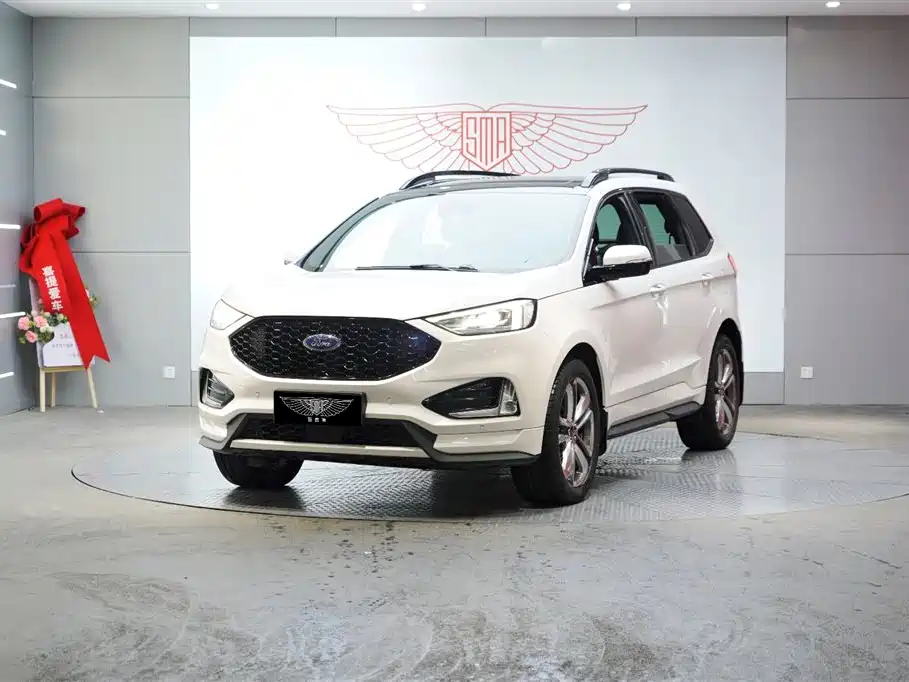 Ford Edge 2020 — фото 1