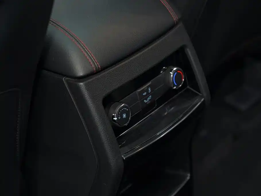 Ford Edge 2020 — фото 10