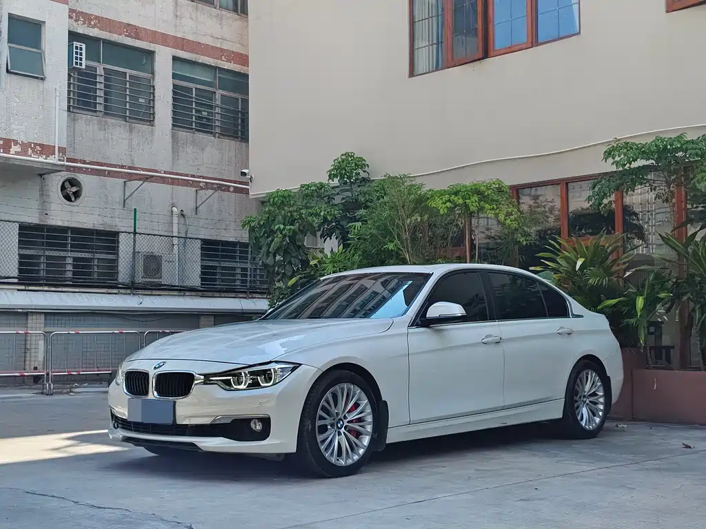BMW 3 Series 2015 — фото 1
