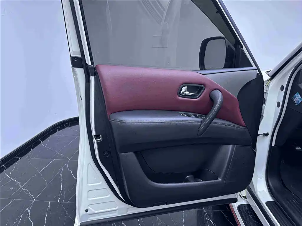 Nissan Patrol 2019 — фото 17