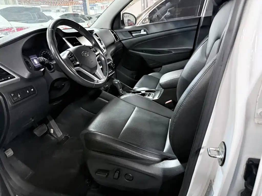 Hyundai Tucson 2016 — фото 10