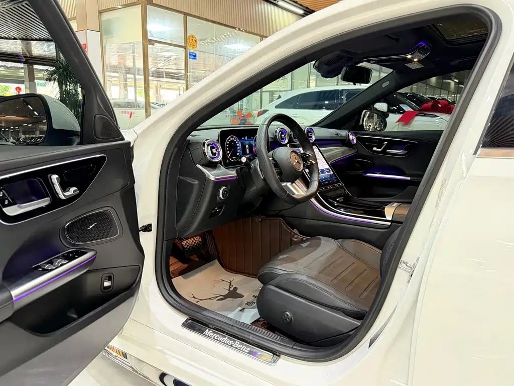 Mercedes-Benz C-Class 2024