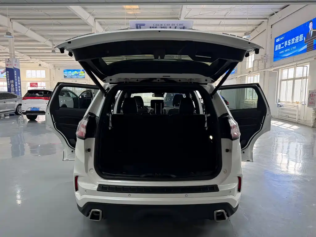 Ford Edge 2020 — фото 16