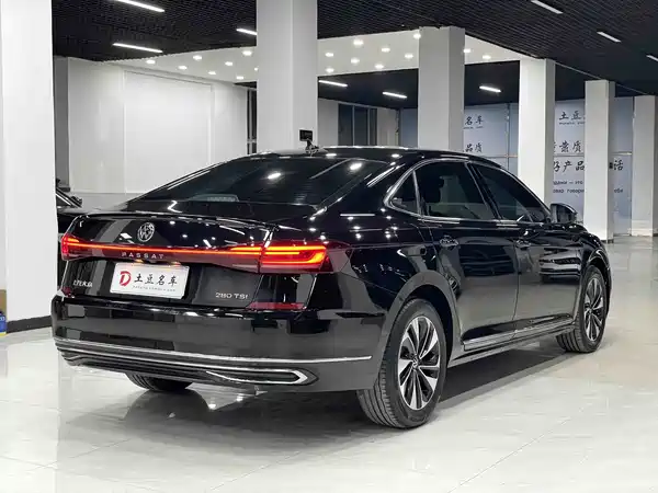 Volkswagen Passat 2023