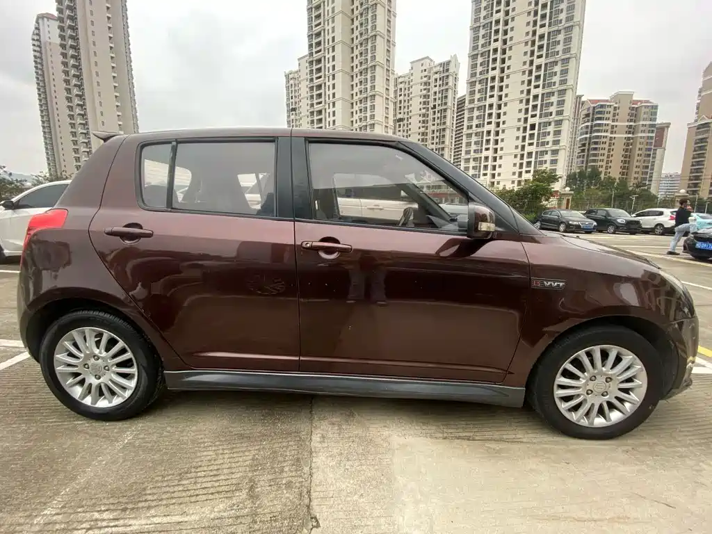 Suzuki Swift 2012 — фото 4
