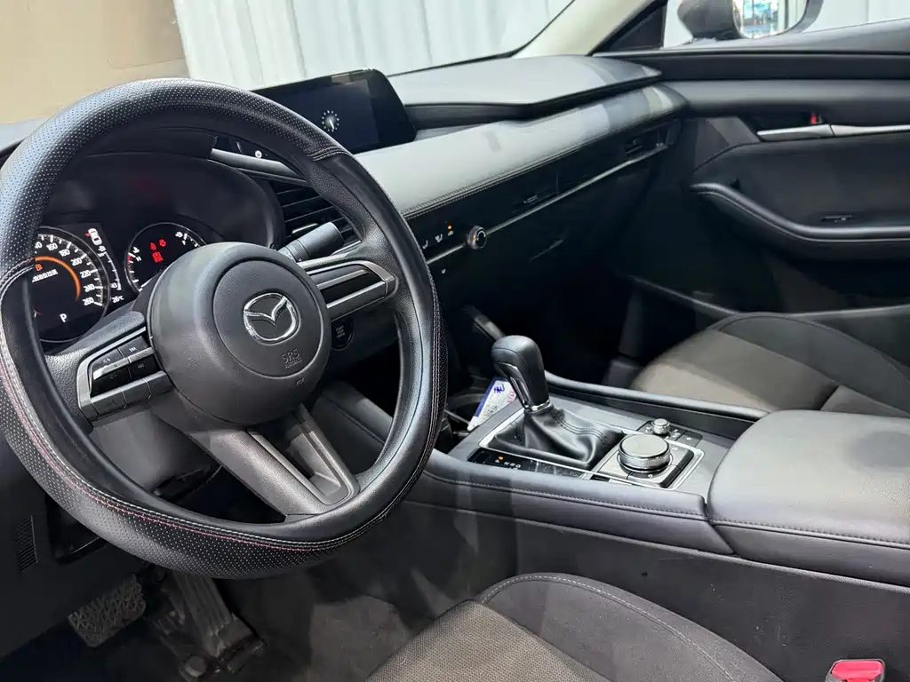 Mazda 3 Axela 2023