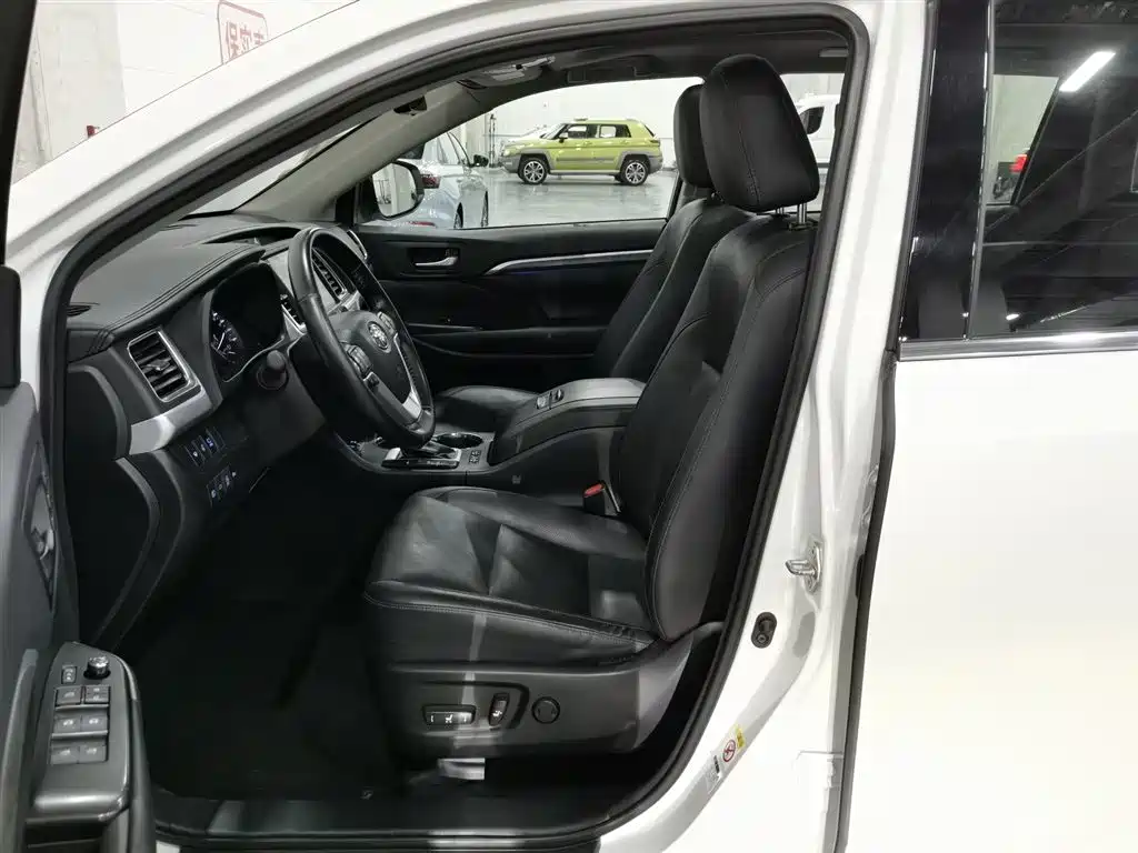Toyota Highlander 2019 — фото 10