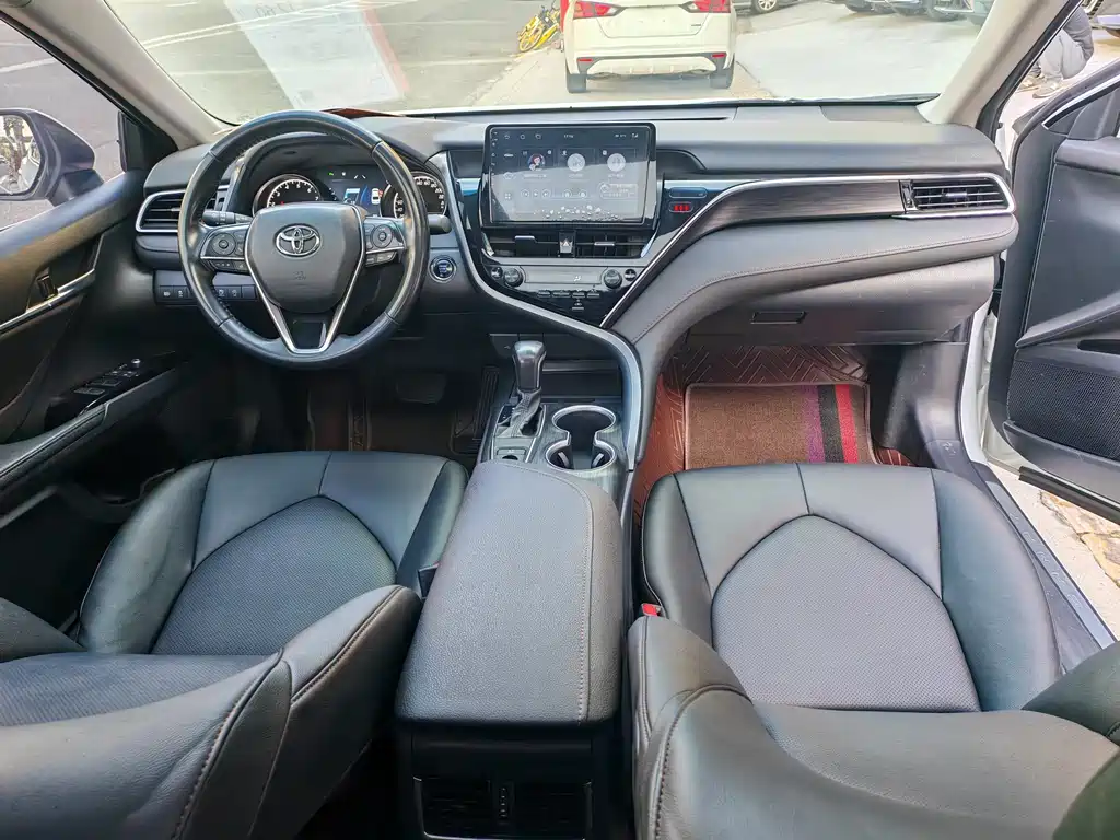 Toyota Camry 2022 — фото 5