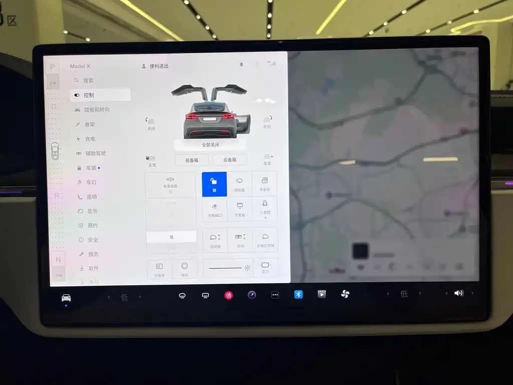 Tesla Model X 2024 — фото 18