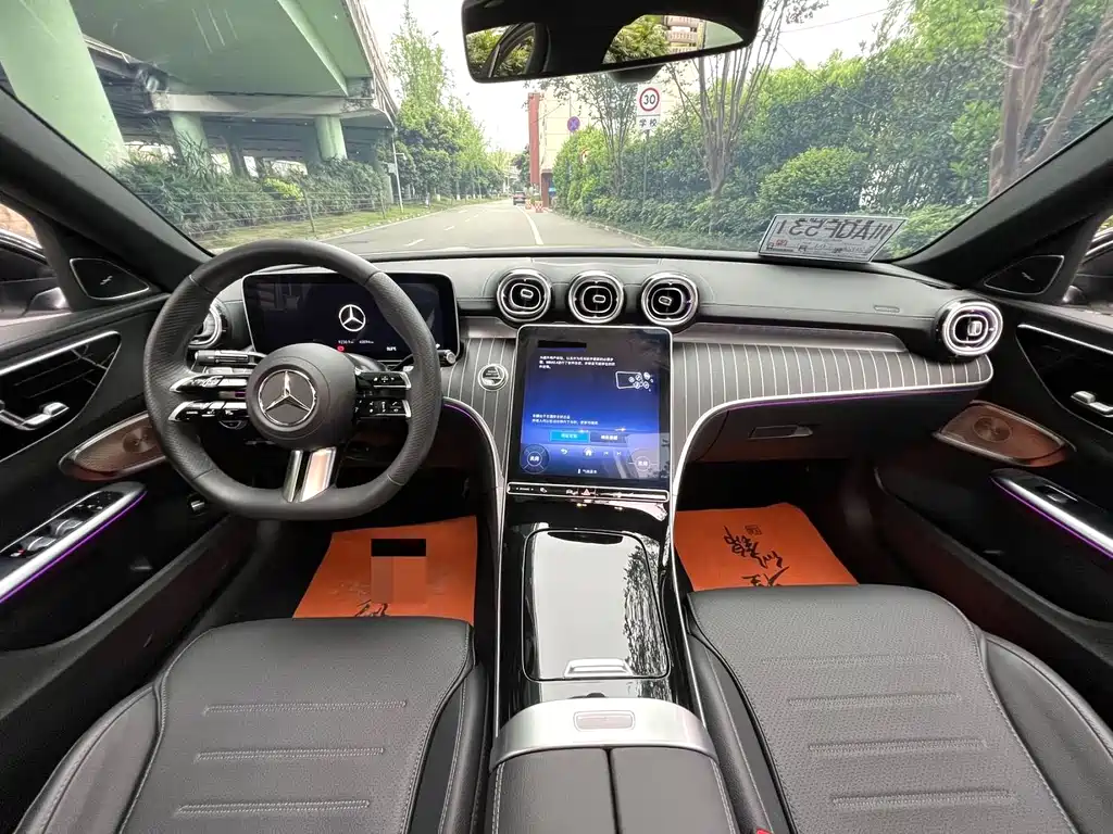 Mercedes-Benz C-Class 2023 — фото 9